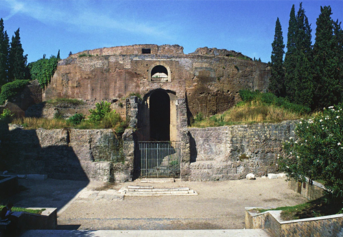 tomb of Ancient Rome’s first emperor will finally open to the public (Anglais)) 