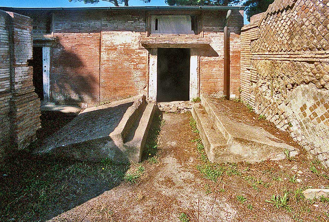 tombe15 01