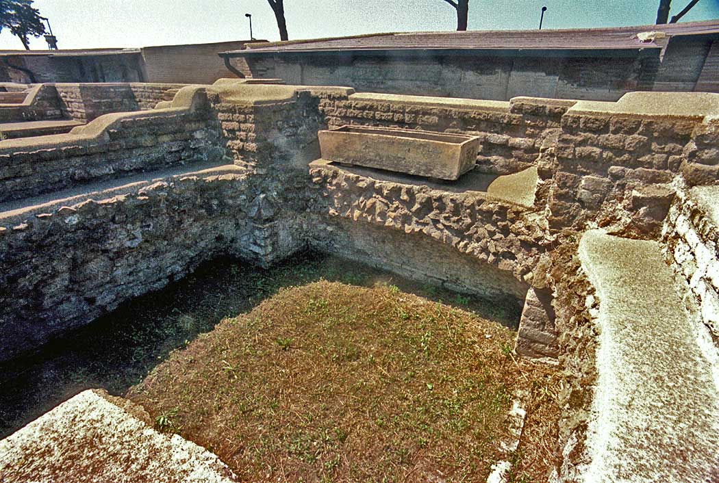 tombe23 03