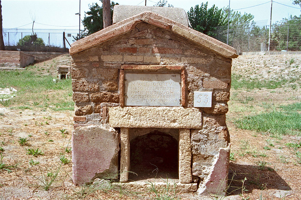 tombe52 01