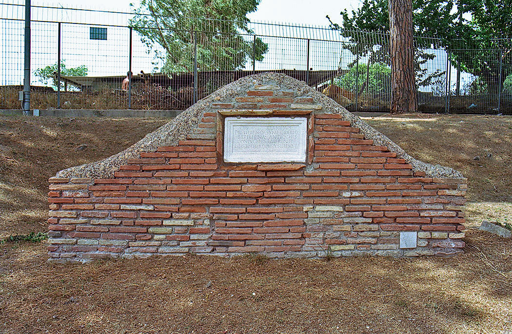 tombe64 01