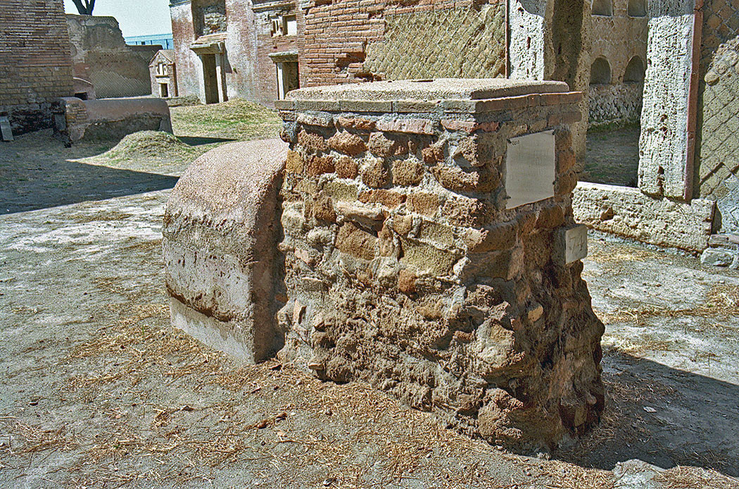 tombe73 02