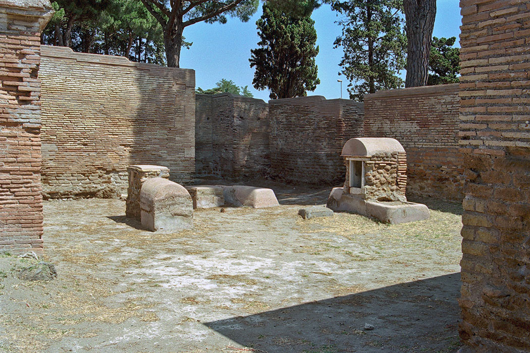 tombe74 02