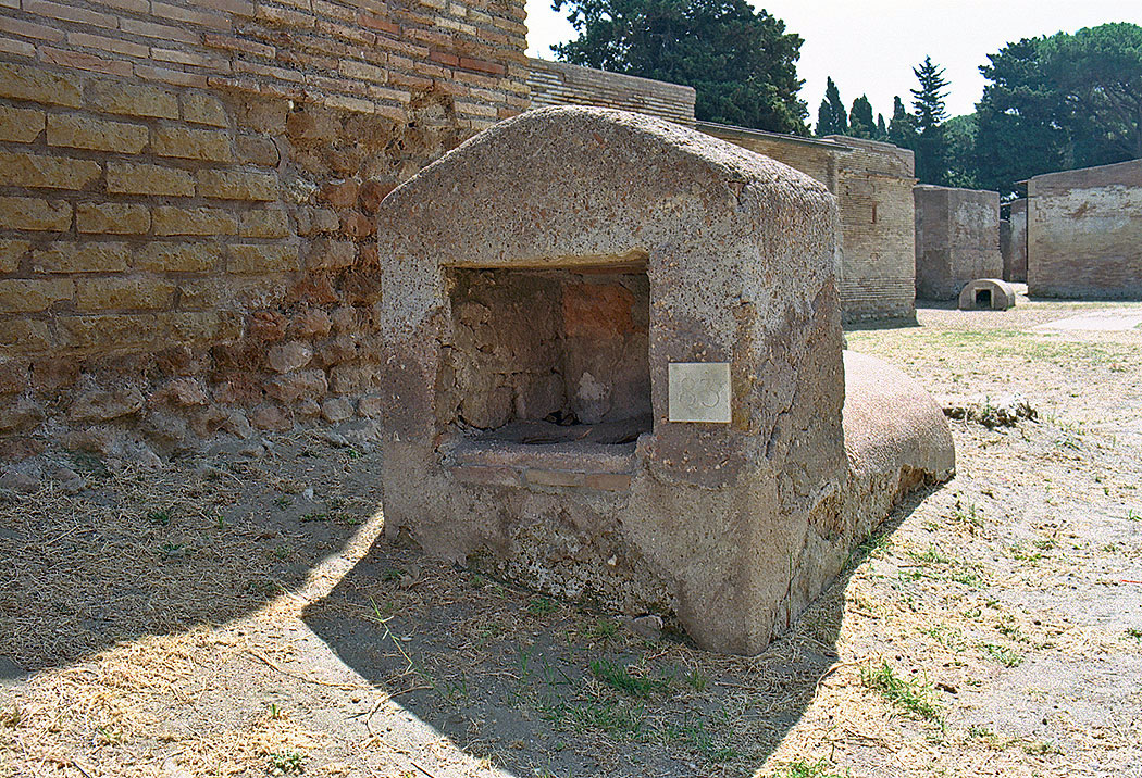 tombe74 02