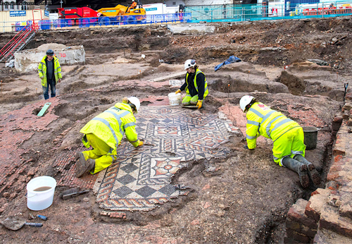 SCOPERTO UNO STRAORDINARIO MOSAICO ROMANO A LONDRA